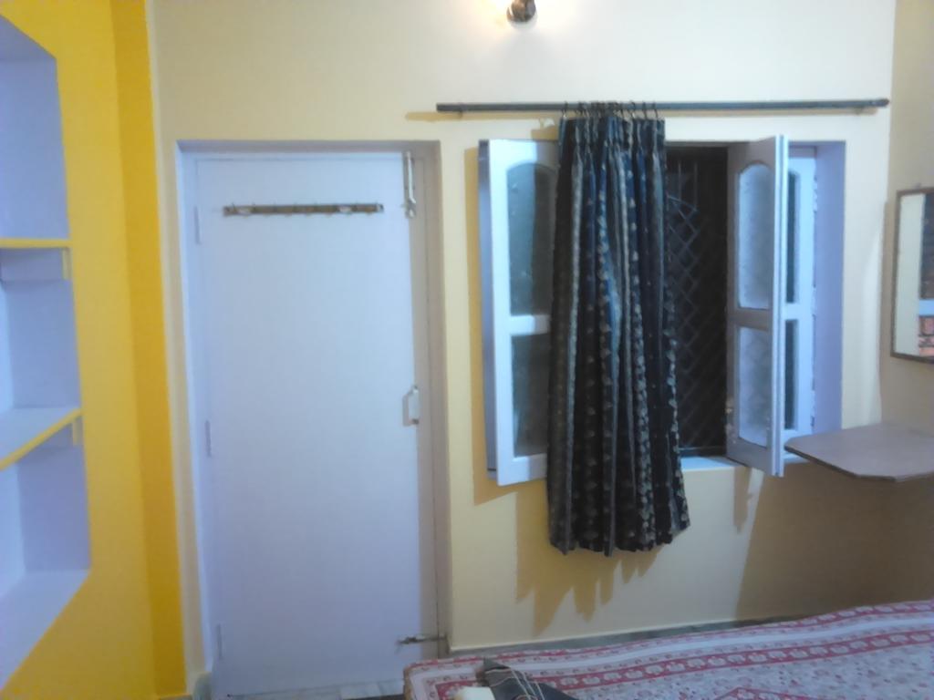 Leela Guest House Варанаси Стая снимка