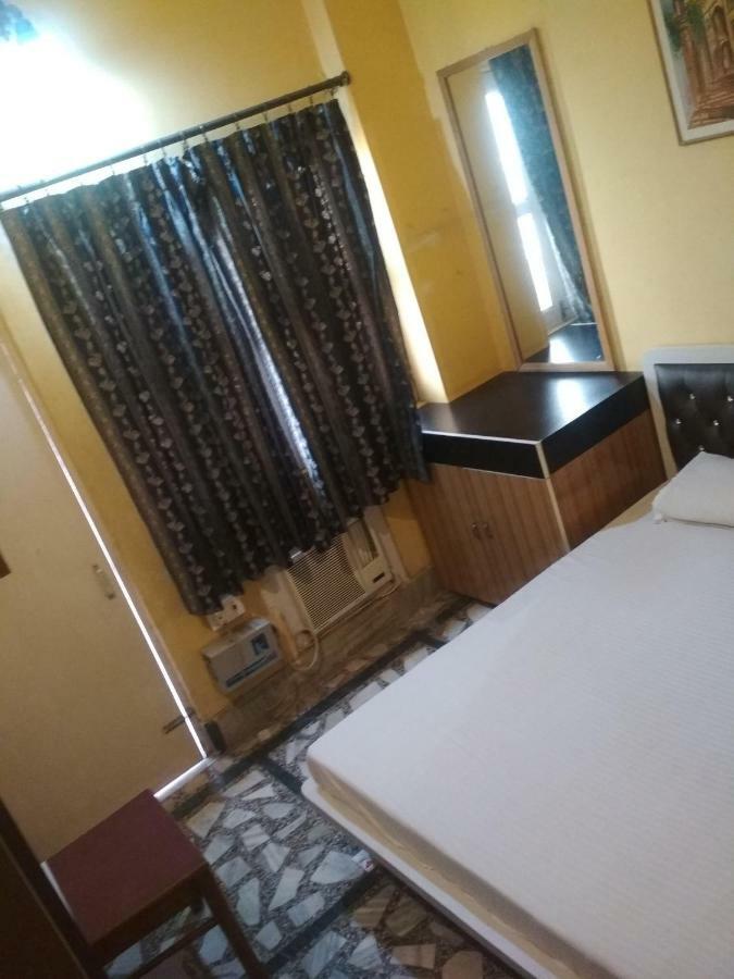 Leela Guest House Варанаси Екстериор снимка