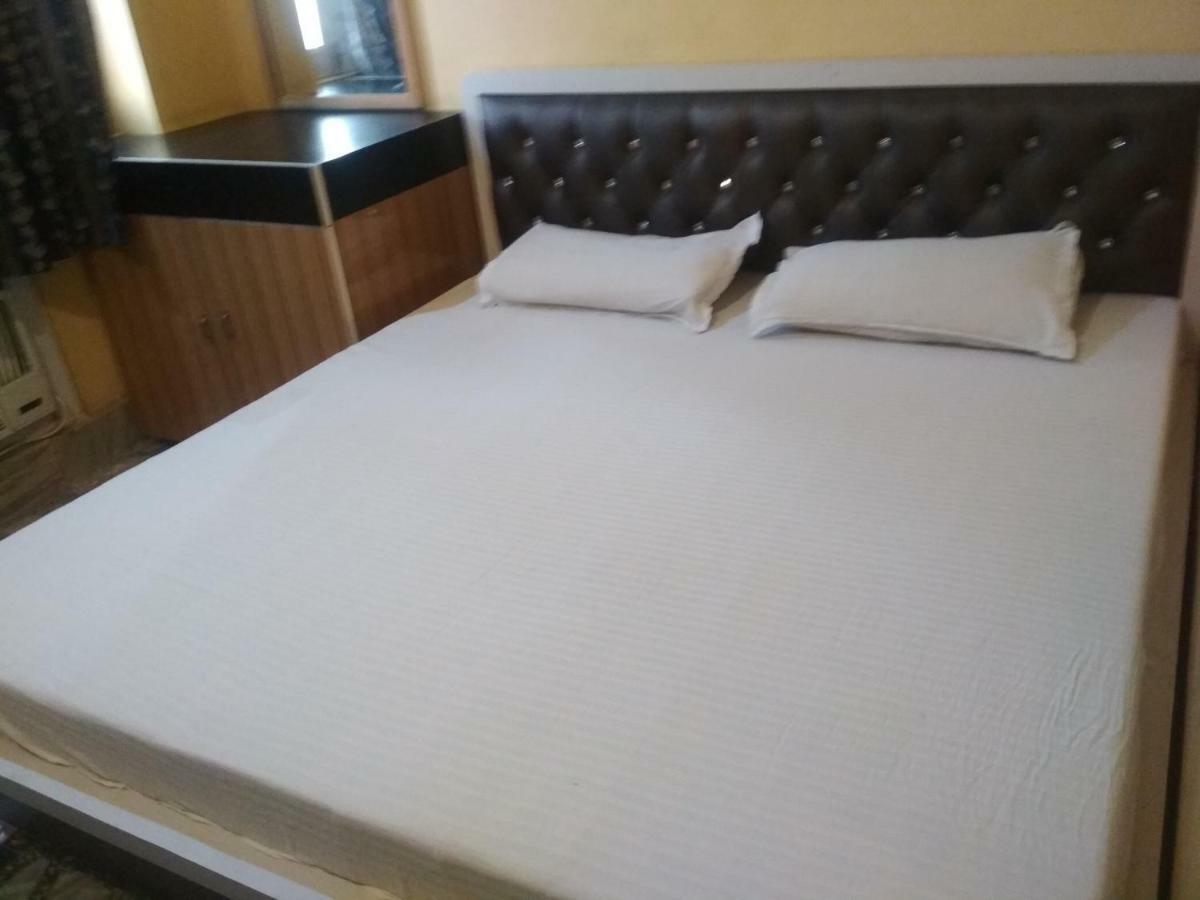 Leela Guest House Варанаси Екстериор снимка